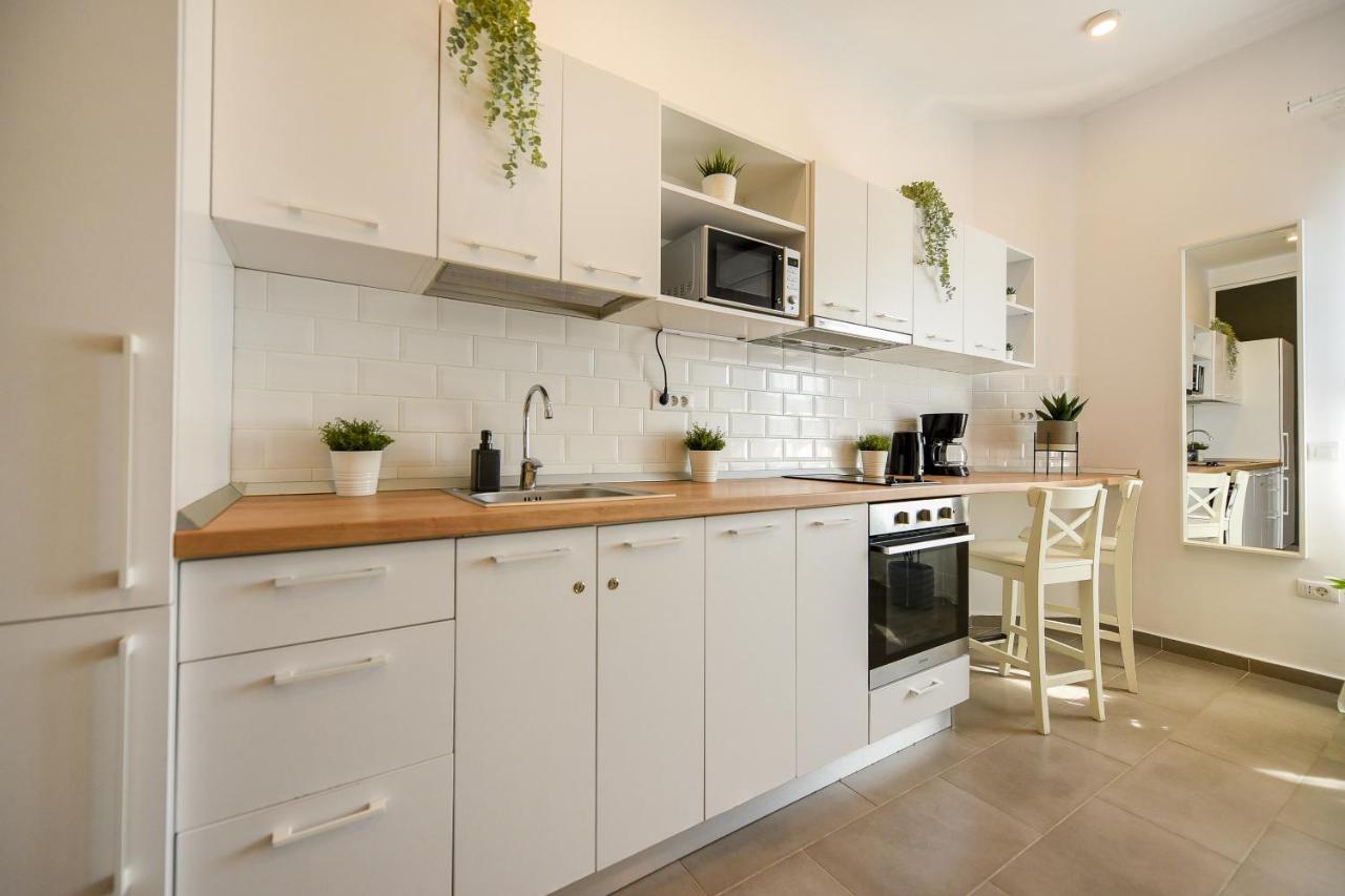 Classy Comfort - Chic Studio On Regina Elisabeta Bukarest Eksteriør billede