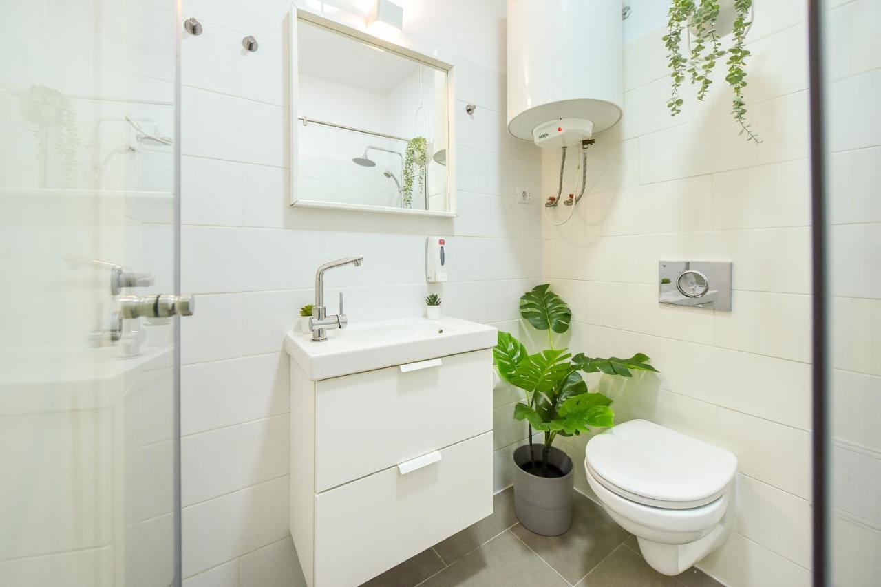 Classy Comfort - Chic Studio On Regina Elisabeta Bukarest Eksteriør billede