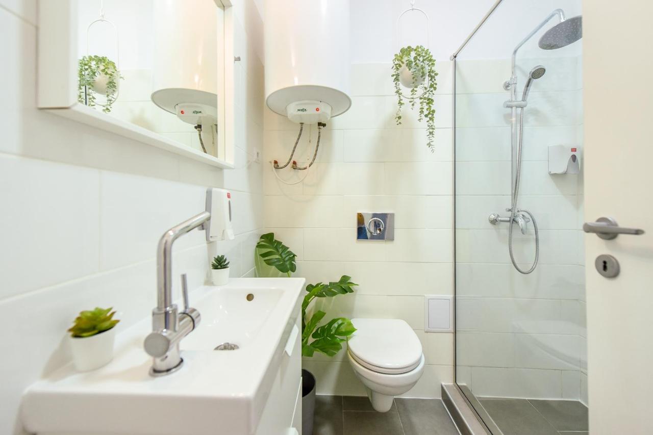 Classy Comfort - Chic Studio On Regina Elisabeta Bukarest Eksteriør billede